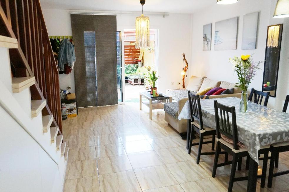Готель Casa La Sonrisa Shared House Ель-Медано Екстер'єр фото